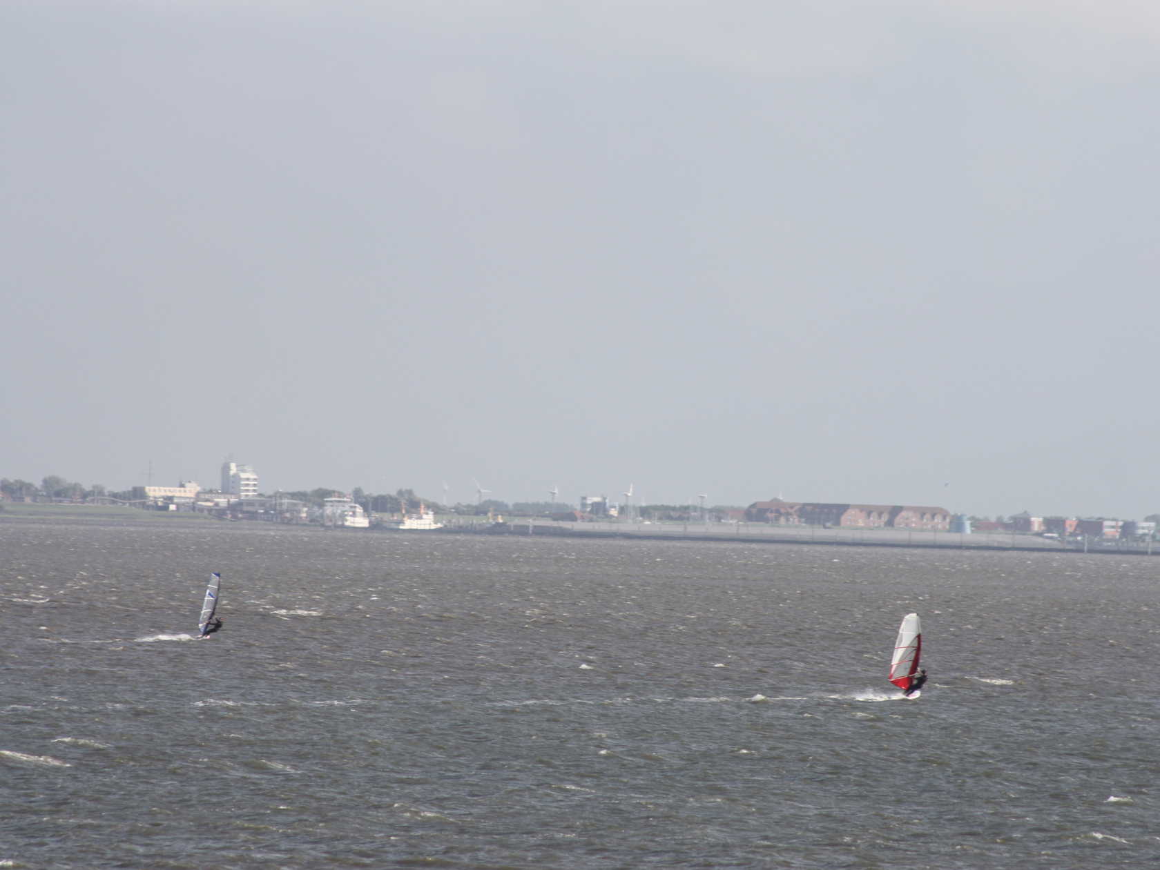Windsurfen und Wellenreiten